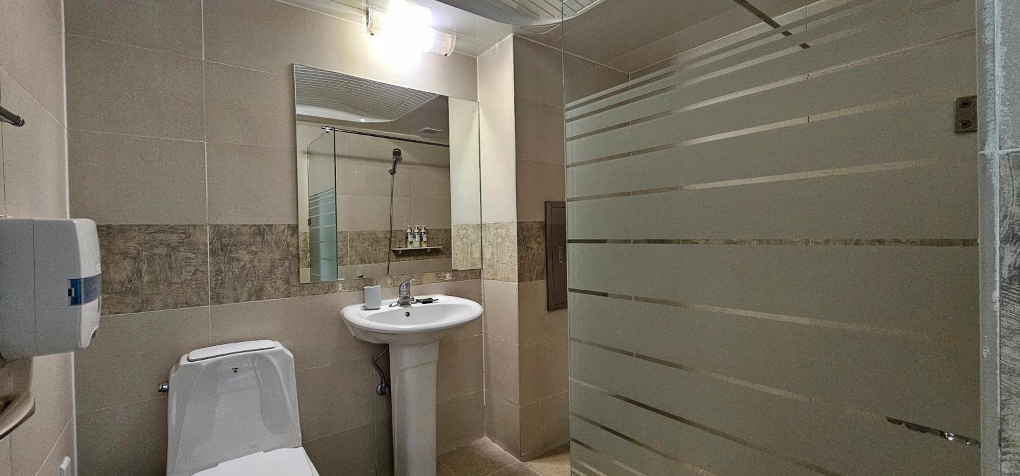 Hansan Hotel Тхонйон Екстер'єр фото