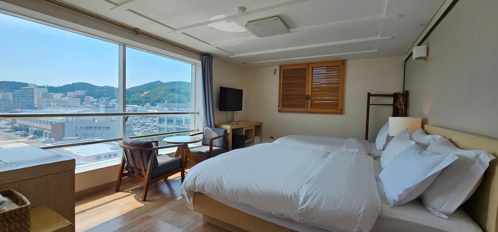 Hansan Hotel Тхонйон Екстер'єр фото