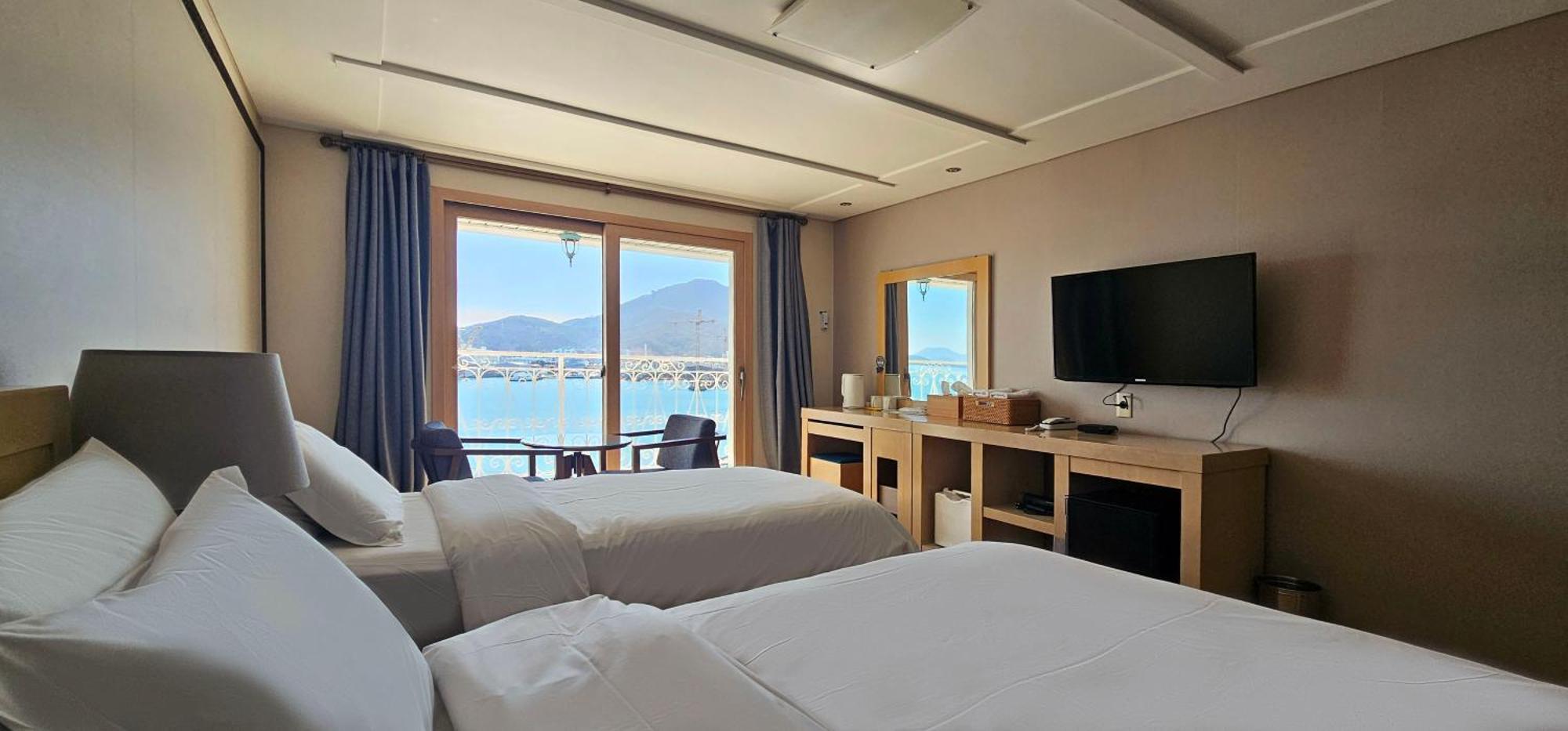 Hansan Hotel Тхонйон Екстер'єр фото