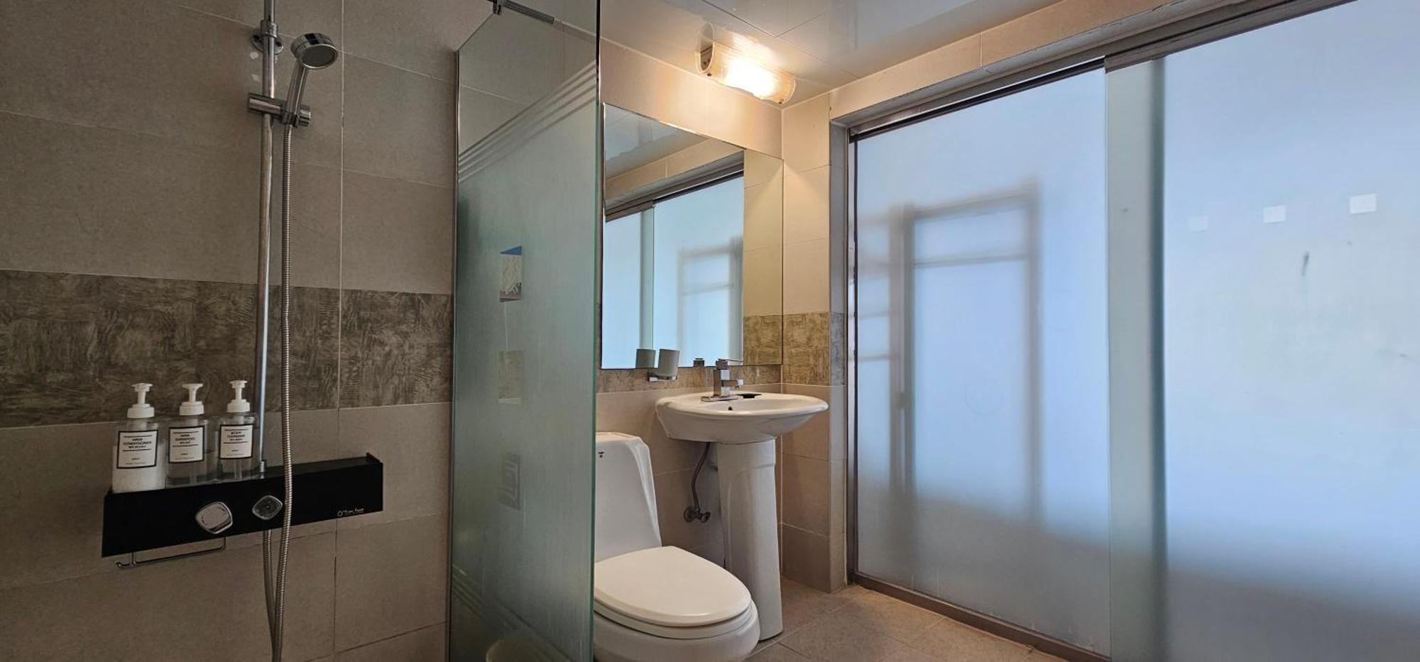 Hansan Hotel Тхонйон Екстер'єр фото