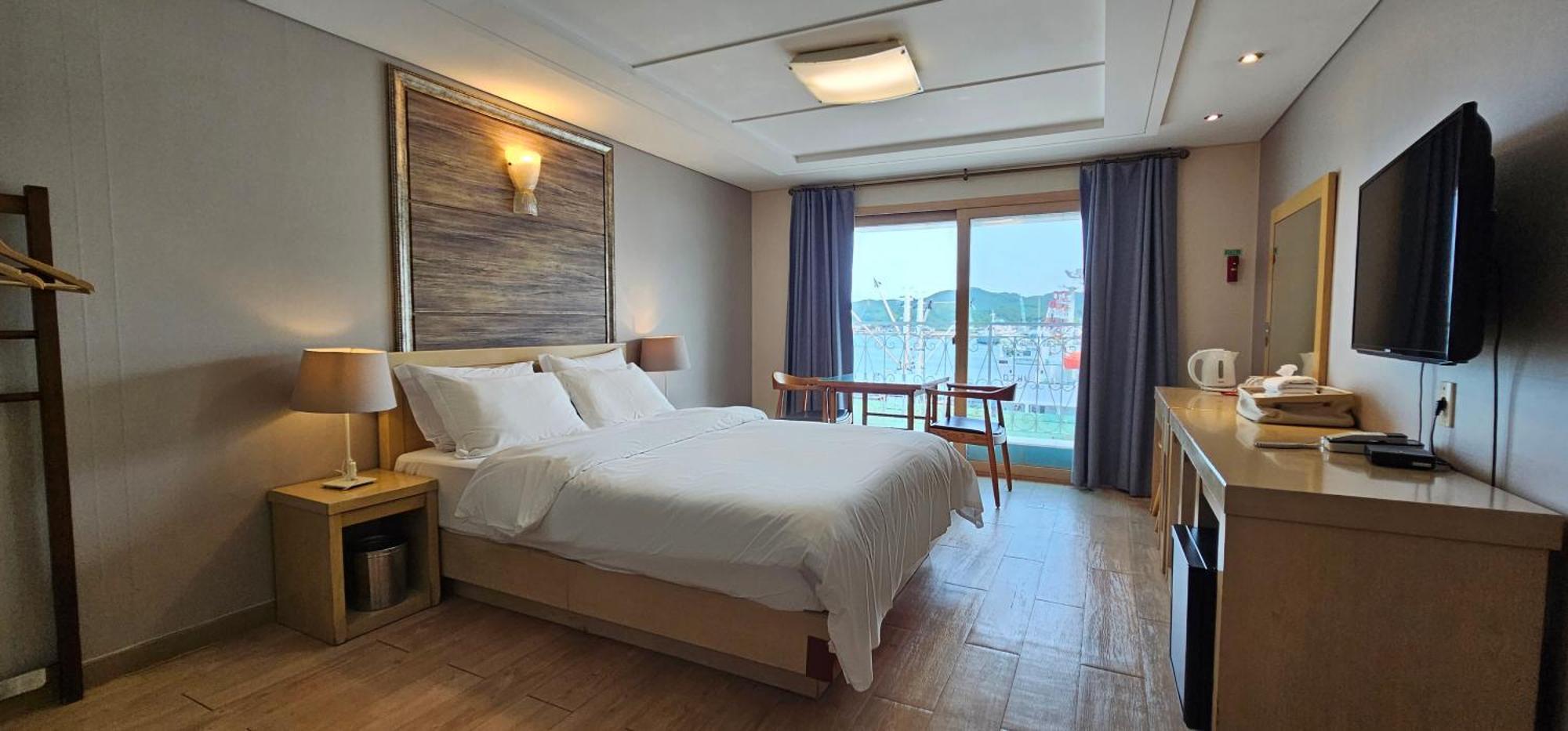 Hansan Hotel Тхонйон Екстер'єр фото